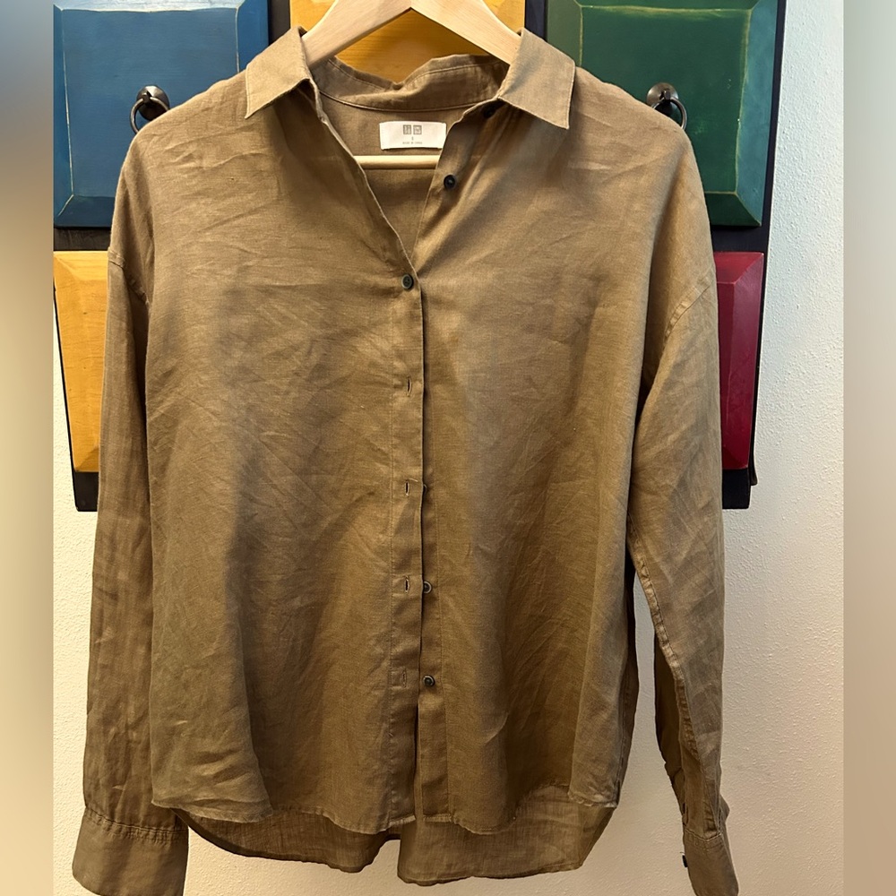 Uniqlo Mocha 100% Linen Women’s Shirt. Size Small.